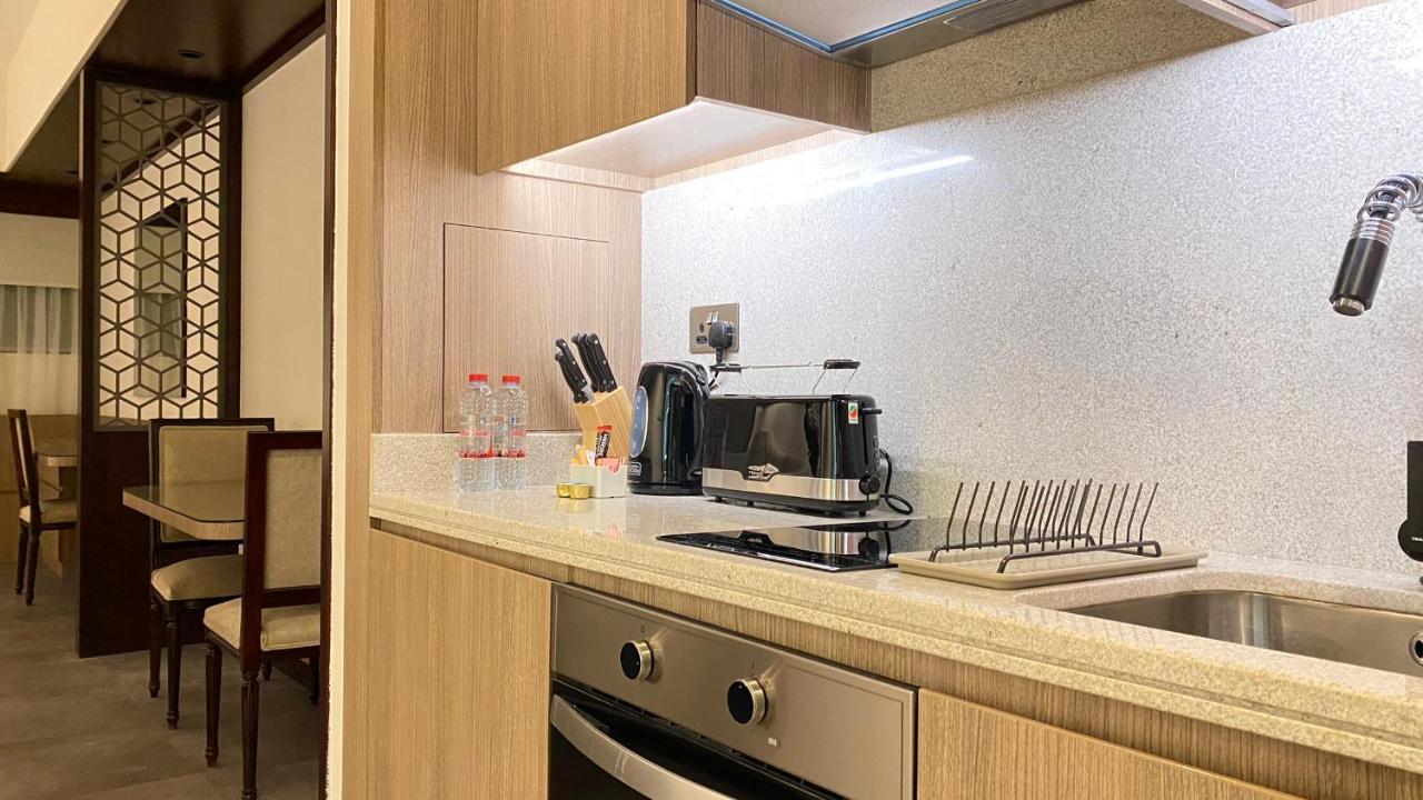 Sitara Hotel Apartment Дубай Экстерьер фото