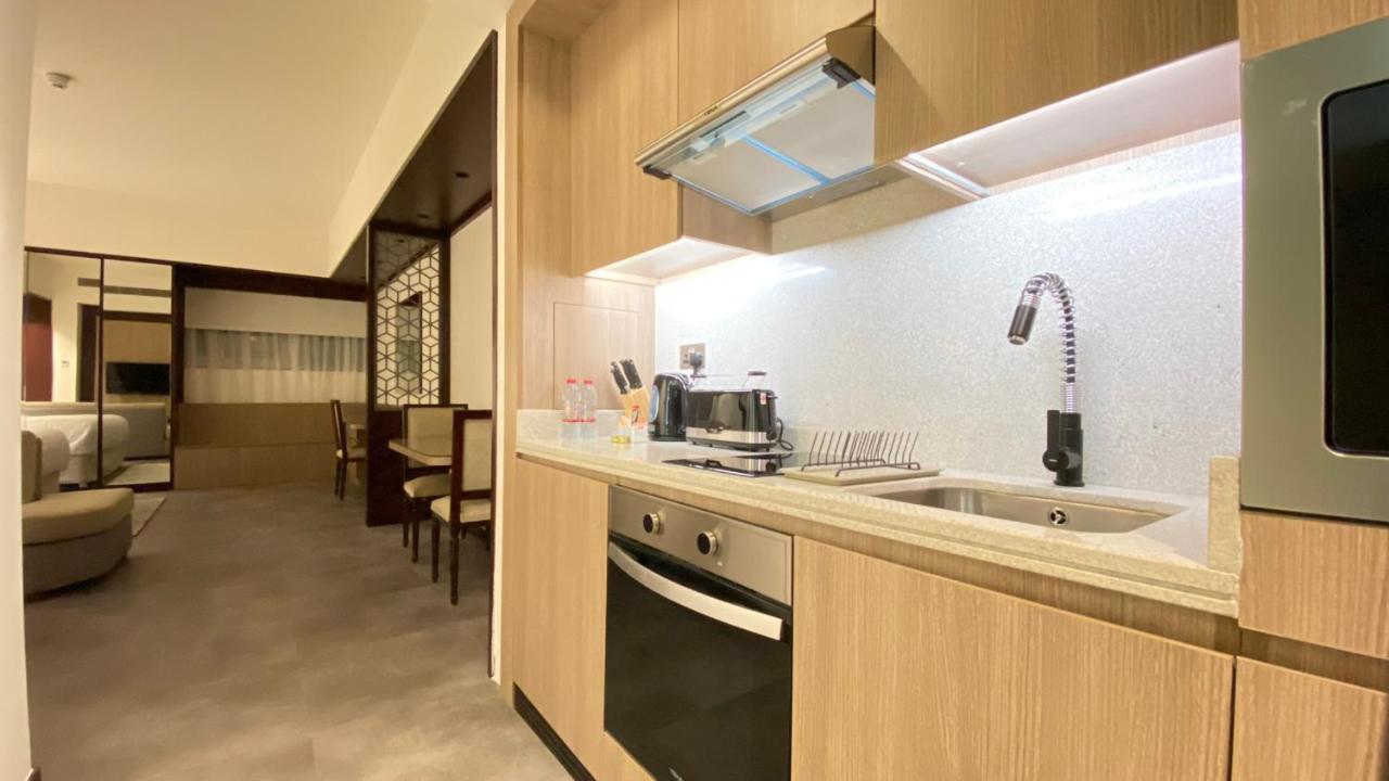 Sitara Hotel Apartment Дубай Экстерьер фото