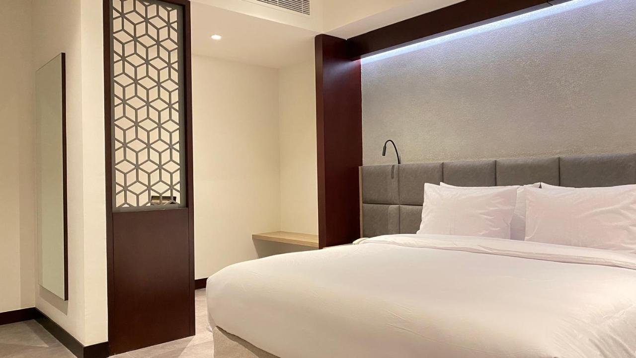 Sitara Hotel Apartment Дубай Экстерьер фото
