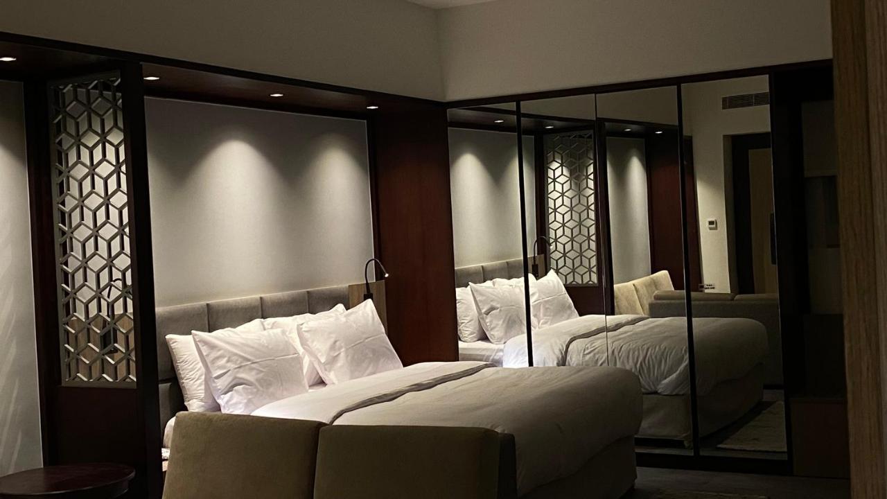 Sitara Hotel Apartment Дубай Экстерьер фото