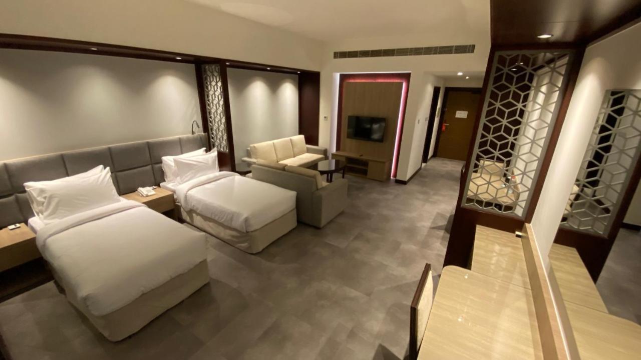 Sitara Hotel Apartment Дубай Экстерьер фото