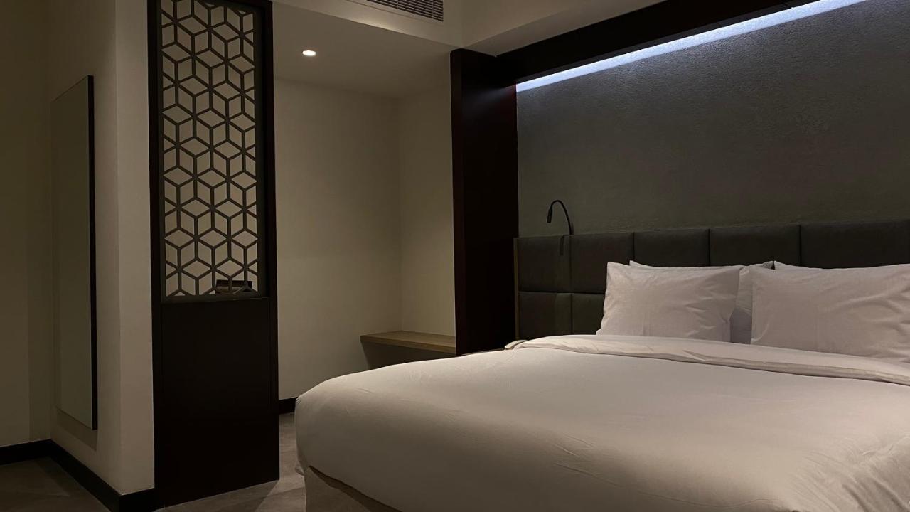 Sitara Hotel Apartment Дубай Экстерьер фото
