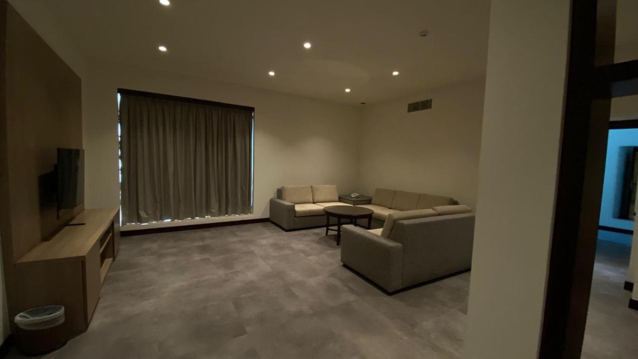 Sitara Hotel Apartment Дубай Экстерьер фото