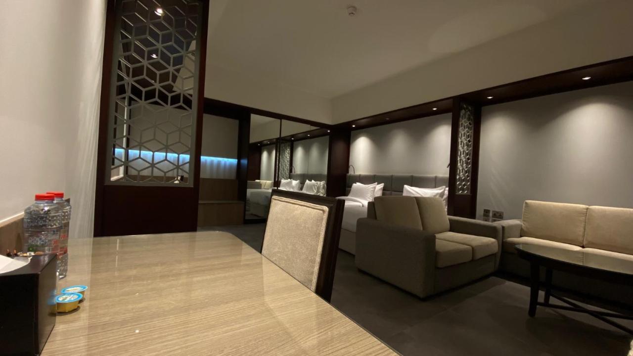 Sitara Hotel Apartment Дубай Экстерьер фото
