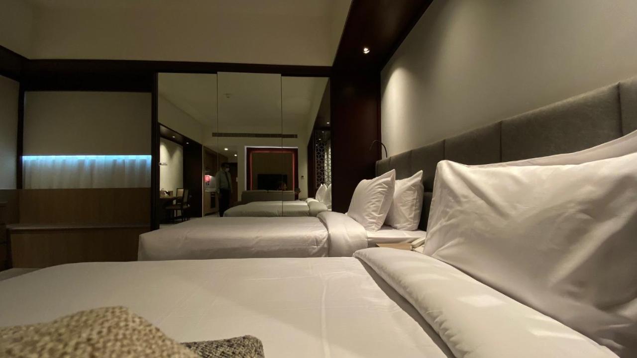 Sitara Hotel Apartment Дубай Экстерьер фото