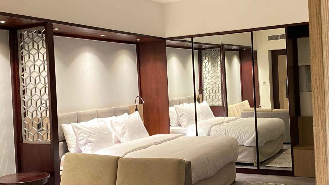 Sitara Hotel Apartment Дубай Экстерьер фото