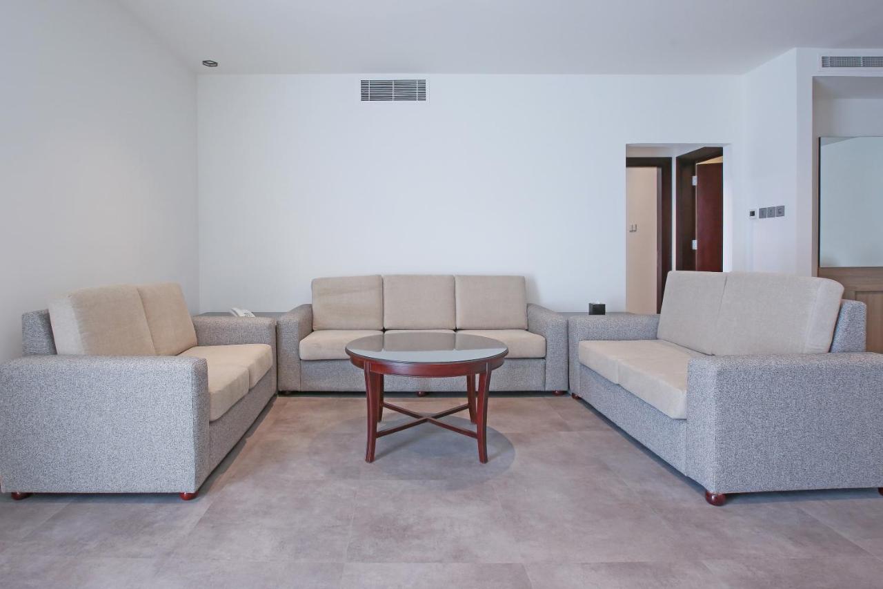 Sitara Hotel Apartment Дубай Экстерьер фото