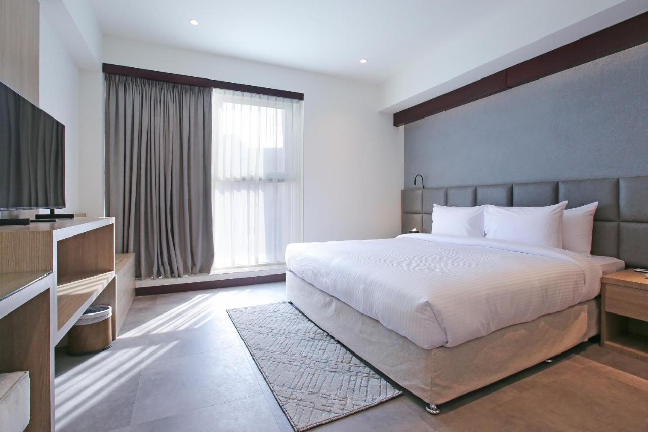 Sitara Hotel Apartment Дубай Экстерьер фото